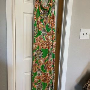 Gorgeous long dress with drop waist; vibrant colors, great for vacation 🏝️.
